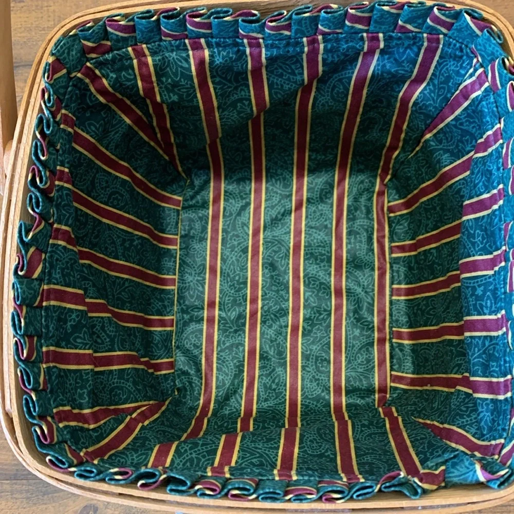 Longaberger 1995 Edition Christmas Collection Cranberry Basket with liner.